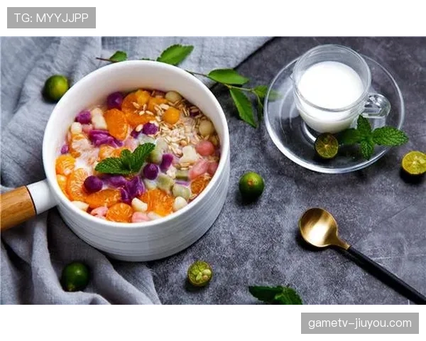 张博恒家的冰箱里塞满蛋白粉，连饮料都是按克称着喝的